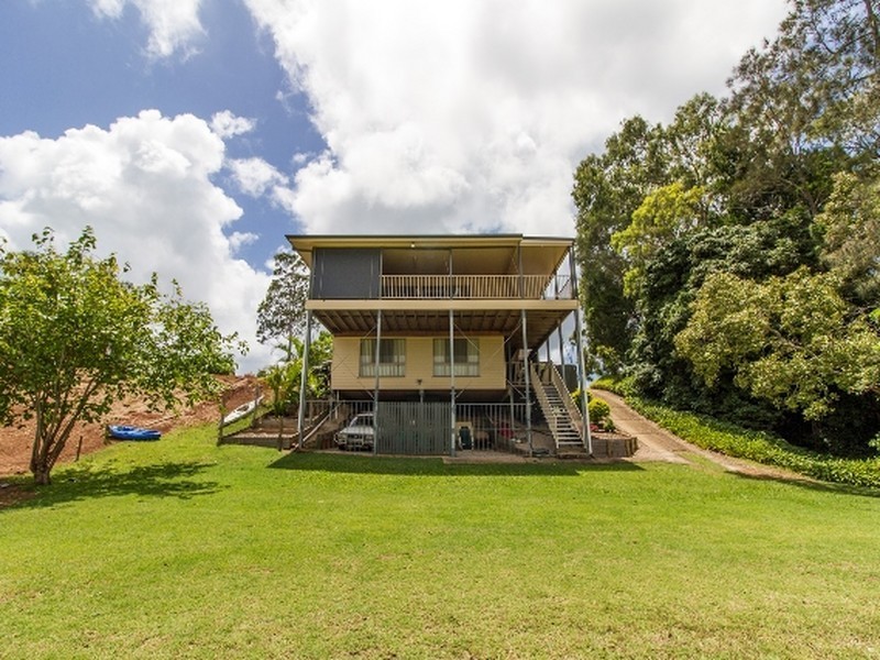 54 Western Road, Macleay Island QLD 4184