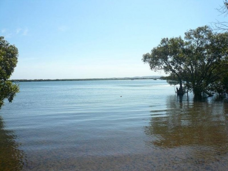 54 Western Road, Macleay Island QLD 4184