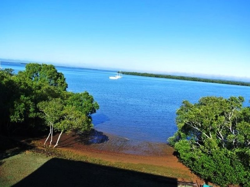 54 Western Road, Macleay Island QLD 4184