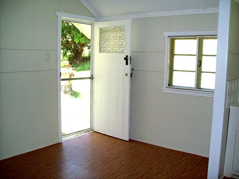 10 Rhodes Street, Macleay Island QLD 4184