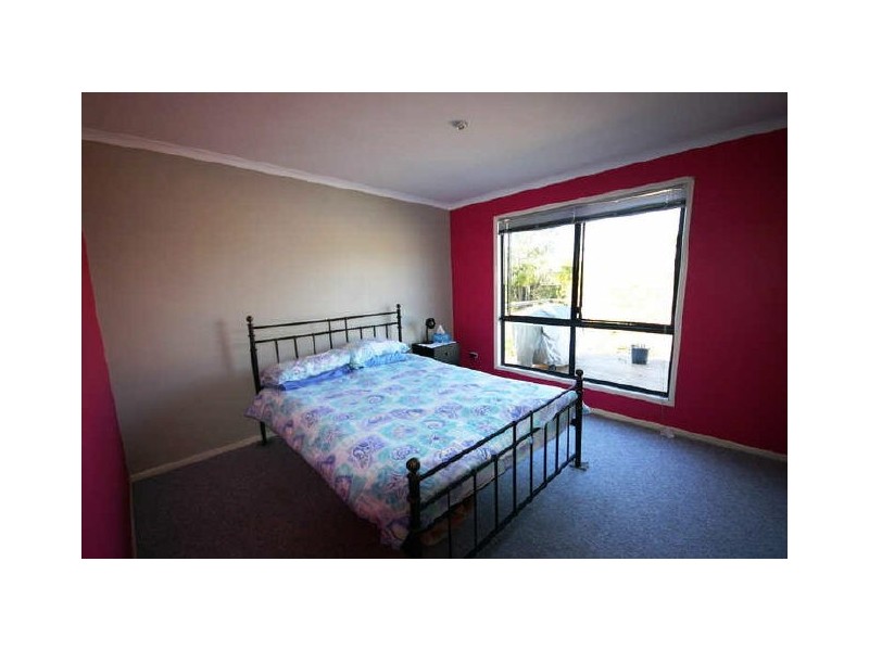 67 Eastbourne Tce, Macleay Island QLD 4184