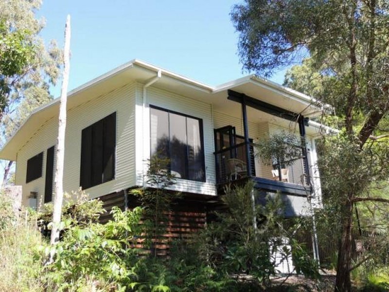 53 Crest Haven, Lamb Island QLD 4184