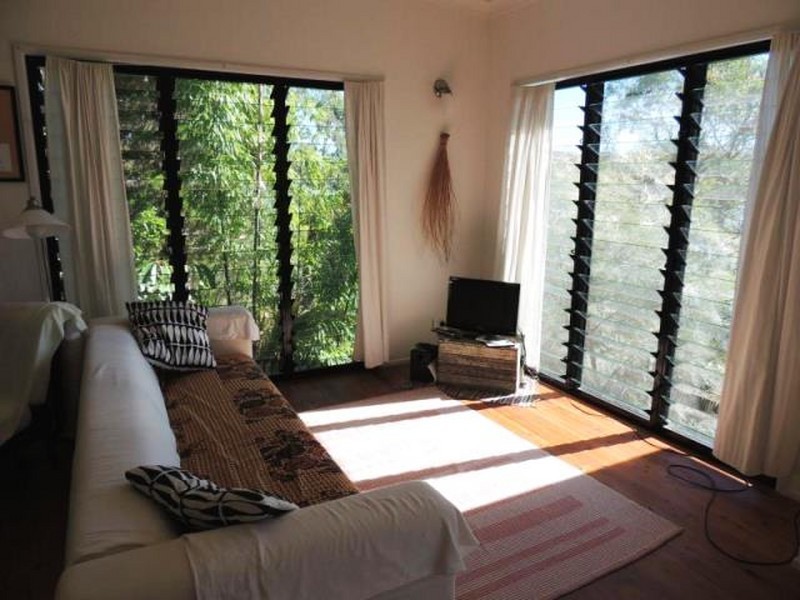 53 Crest Haven, Lamb Island QLD 4184