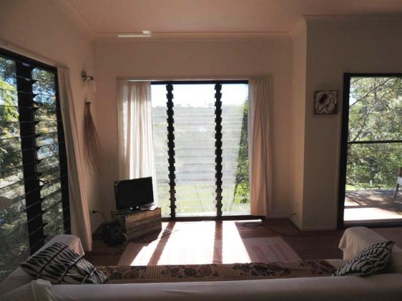 53 Crest Haven, Lamb Island QLD 4184