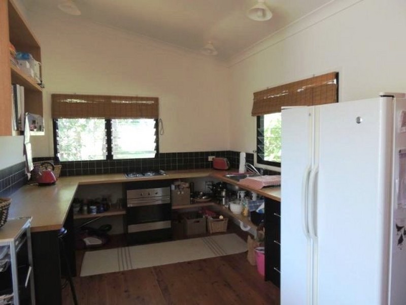 53 Crest Haven, Lamb Island QLD 4184