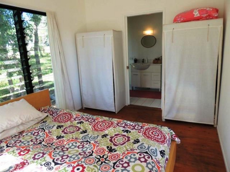 53 Crest Haven, Lamb Island QLD 4184