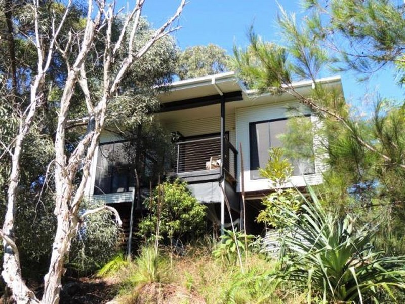 53 Crest Haven, Lamb Island QLD 4184
