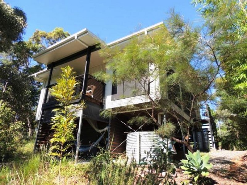 53 Crest Haven, Lamb Island QLD 4184