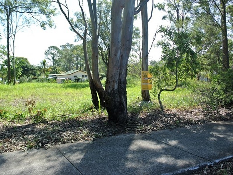 57 High Central Road, Macleay Island QLD 4184