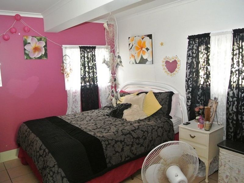 2 Waterside Drive, Macleay Island QLD 4184