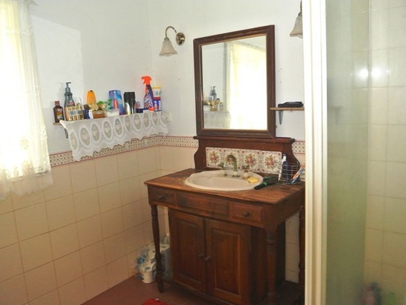 2 Waterside Drive, Macleay Island QLD 4184