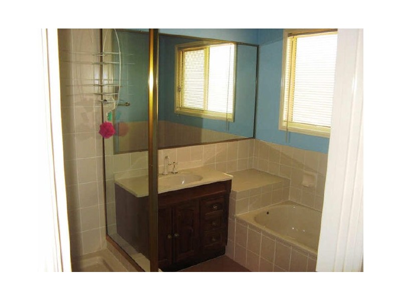 9 Junee Pde, Karragarra Island QLD 4184