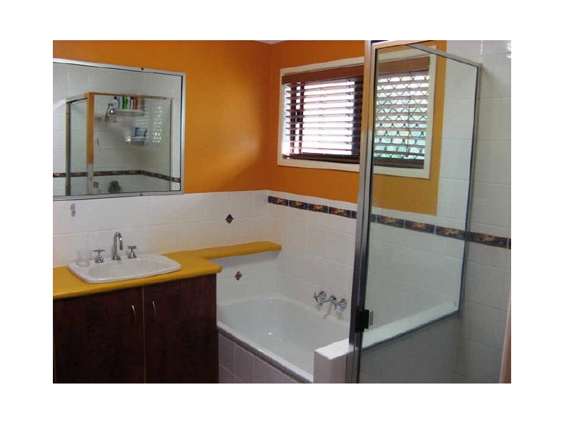 15 Kalara St, Macleay Island QLD 4184