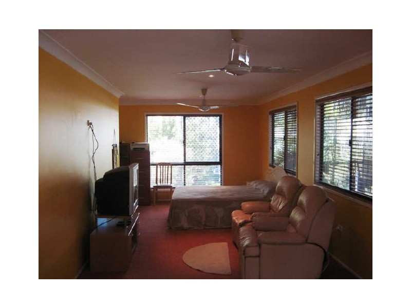 15 Kalara St, Macleay Island QLD 4184
