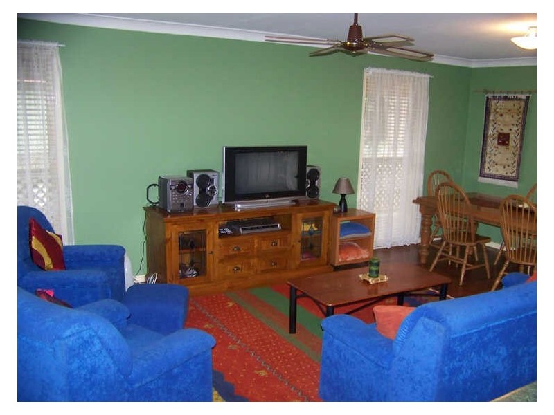 25 Wharf St, Macleay Island QLD 4184