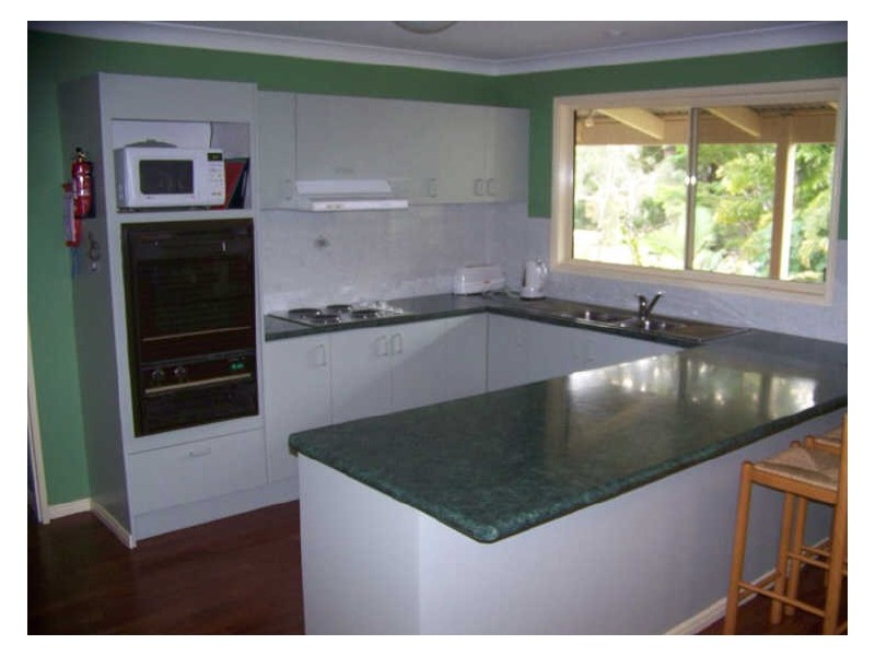 25 Wharf St, Macleay Island QLD 4184