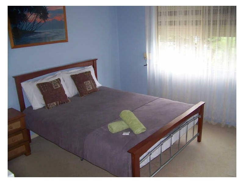 25 Wharf St, Macleay Island QLD 4184