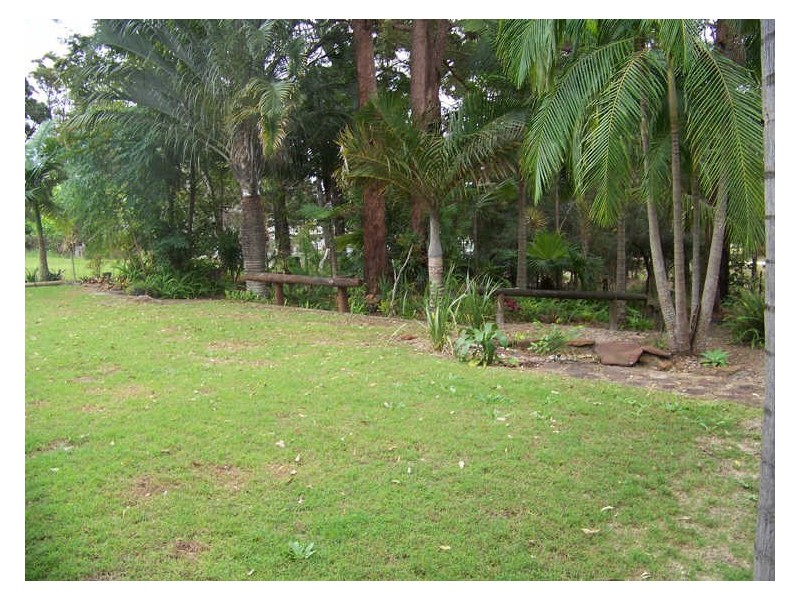 25 Wharf St, Macleay Island QLD 4184