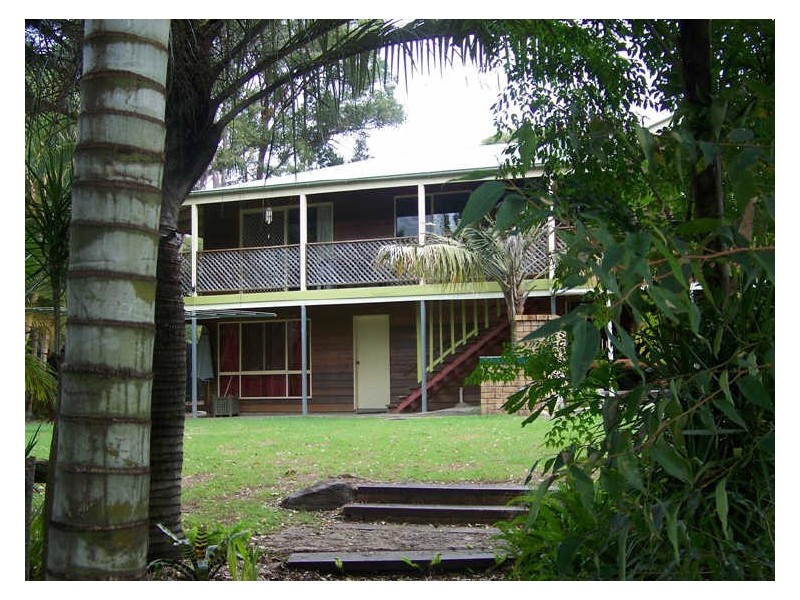 25 Wharf St, Macleay Island QLD 4184