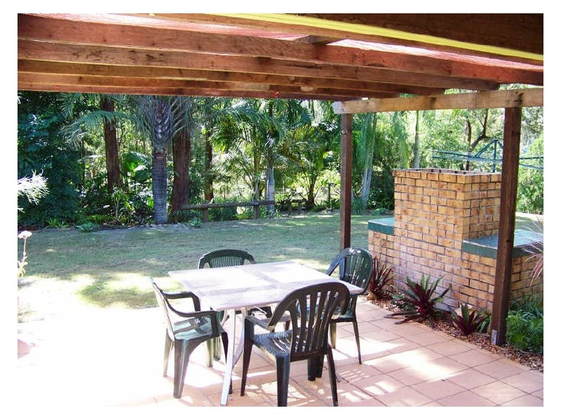 25 Wharf St, Macleay Island QLD 4184