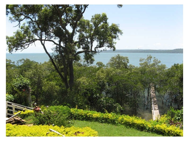 19 Lovell Pde, Lamb Island QLD 4184