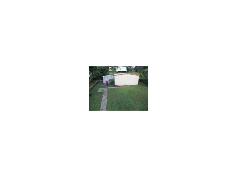 4 Shelly Crescent, Lamb Island QLD 4184
