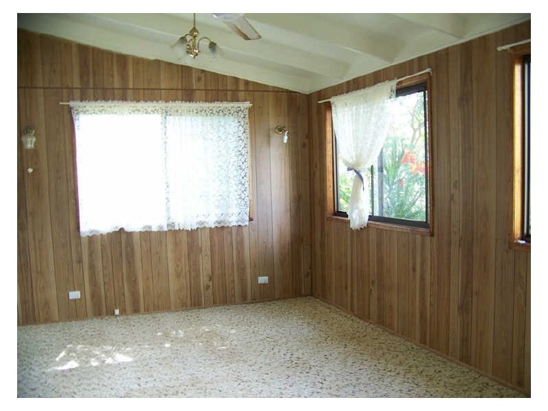 4 Shelly Crescent, Lamb Island QLD 4184