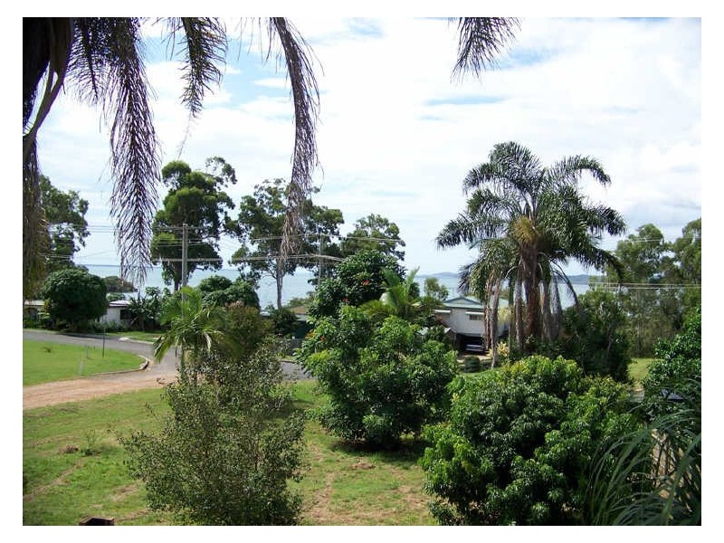 4 Shelly Crescent, Lamb Island QLD 4184