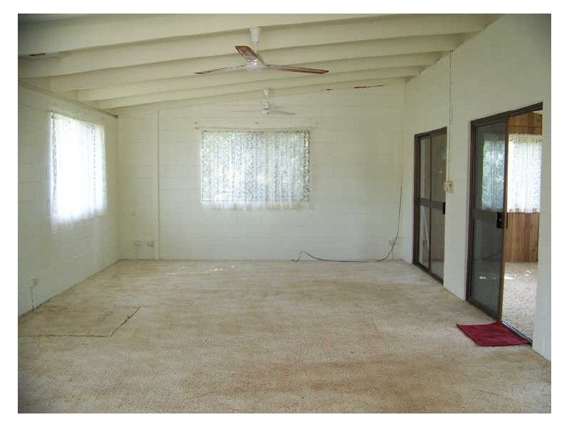 4 Shelly Crescent, Lamb Island QLD 4184