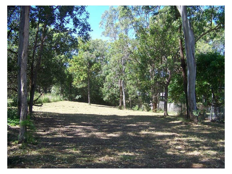 10 Pine Avenue, Lamb Island QLD 4184