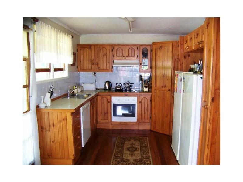 18 Leonie cres, Lamb Island QLD 4184
