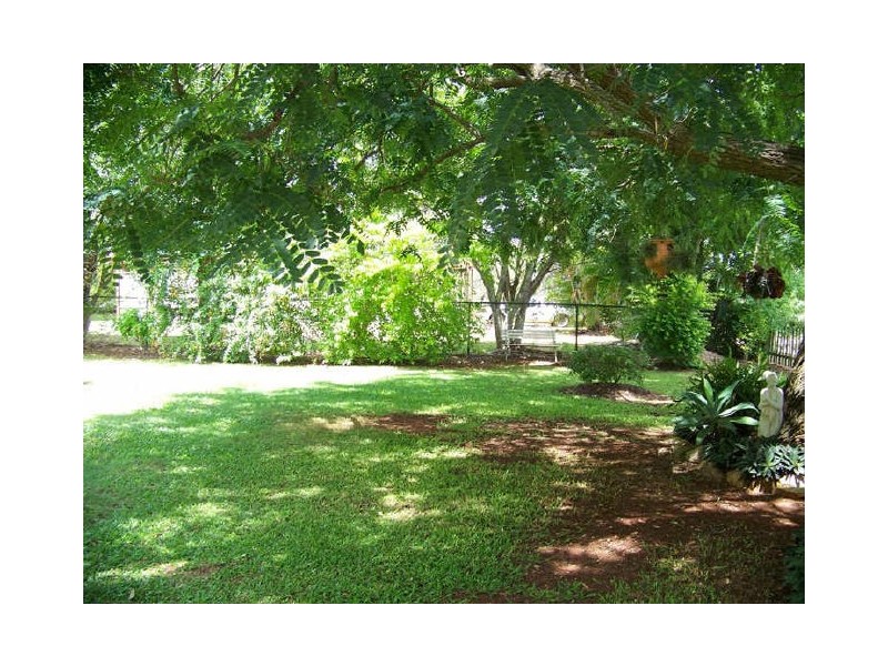 18 Leonie cres, Lamb Island QLD 4184