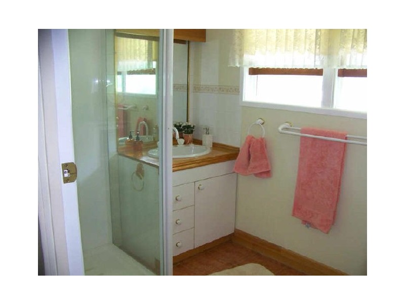 18 Leonie cres, Lamb Island QLD 4184