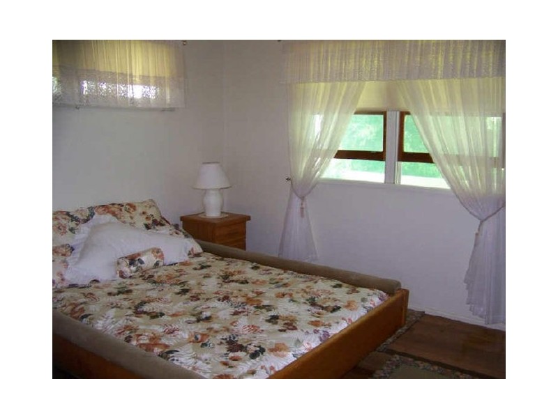 18 Leonie cres, Lamb Island QLD 4184