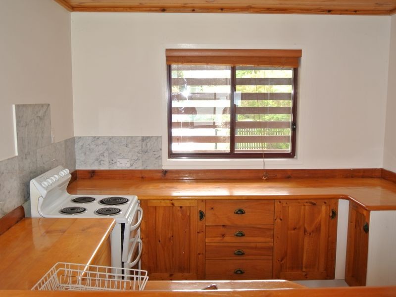 35 Jan Street, Macleay Island QLD 4184