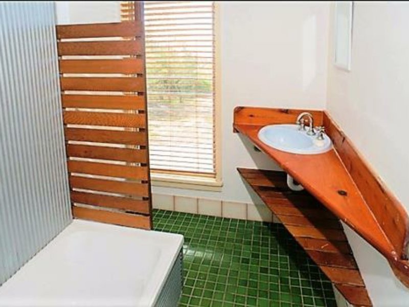 35 Jan Street, Macleay Island QLD 4184