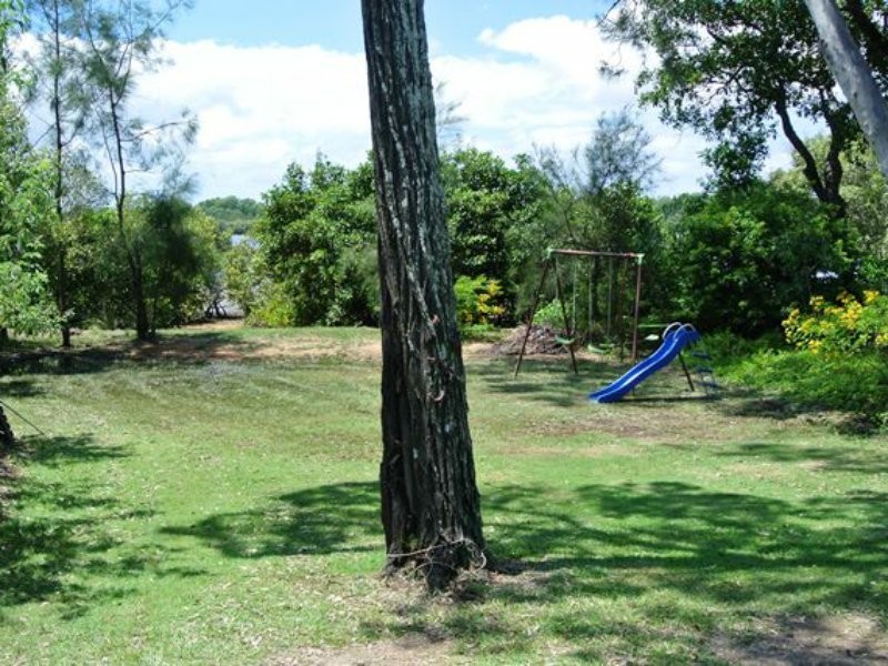 35 Jan Street, Macleay Island QLD 4184