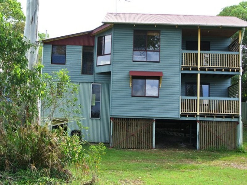 35 Jan Street, Macleay Island QLD 4184