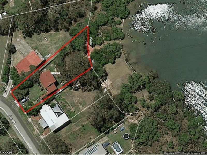 35 Jan Street, Macleay Island QLD 4184
