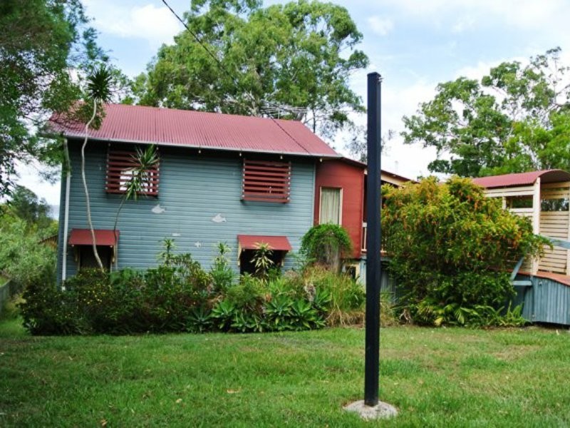 35 Jan Street, Macleay Island QLD 4184