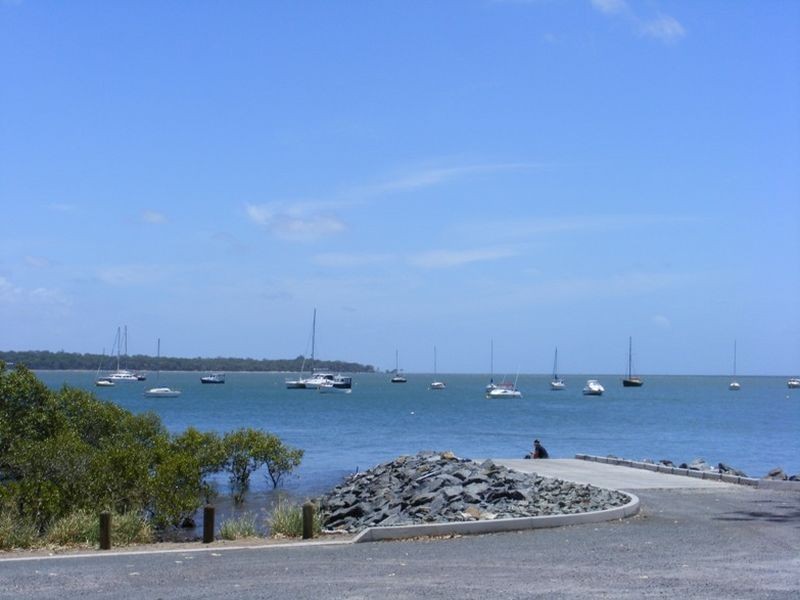 8 Sentosa Tce, Macleay Island QLD 4184