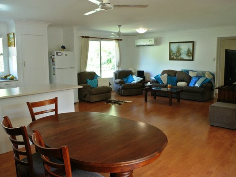 12 Tukkeri Street, Macleay Island QLD 4184