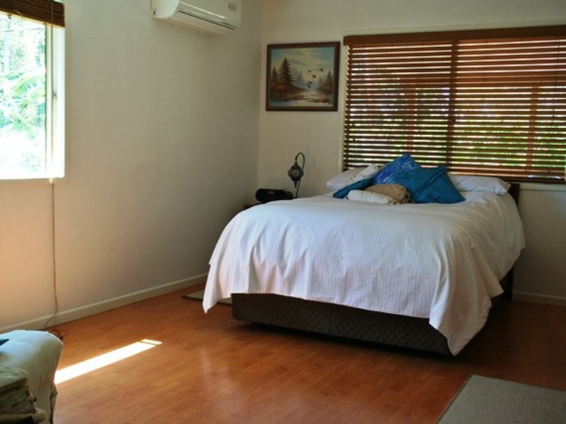 12 Tukkeri Street, Macleay Island QLD 4184