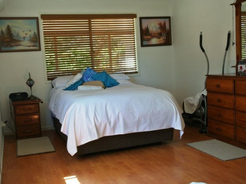 12 Tukkeri Street, Macleay Island QLD 4184