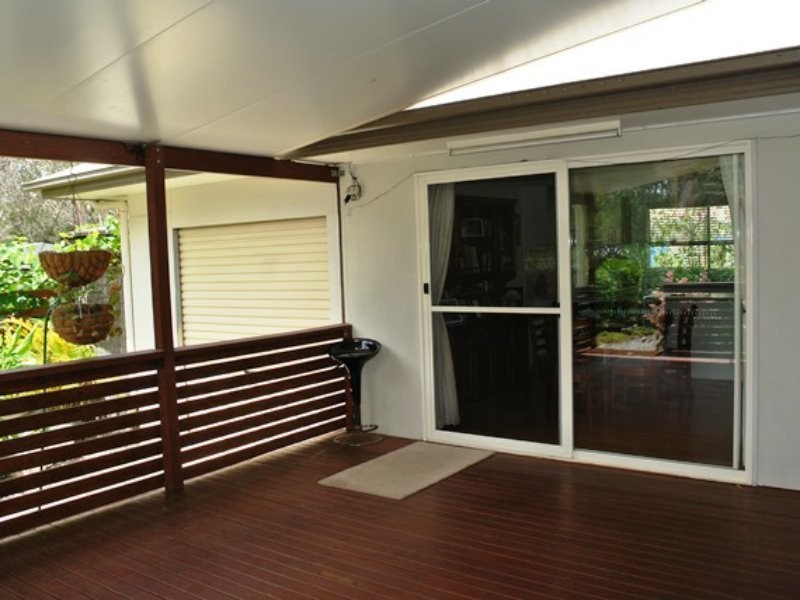 12 Tukkeri Street, Macleay Island QLD 4184