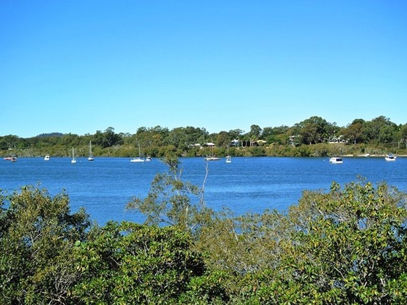 12 Russell Terrace, Macleay Island QLD 4184