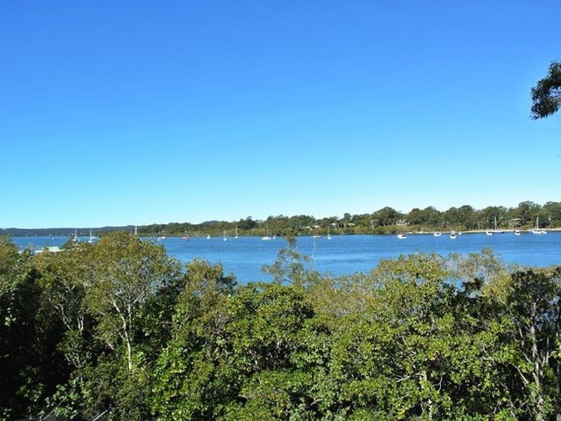 12 Russell Terrace, Macleay Island QLD 4184