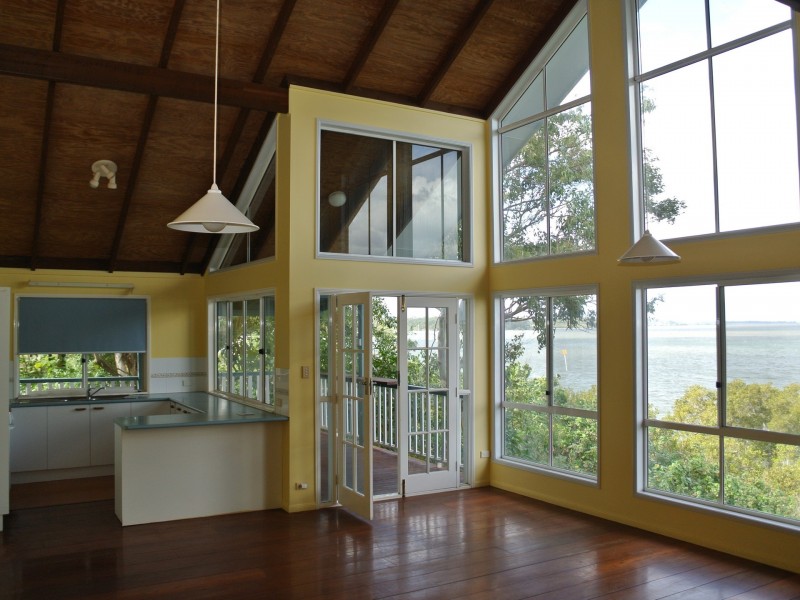 14 Emily Crescent, Macleay Island QLD 4184