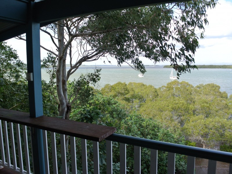 14 Emily Crescent, Macleay Island QLD 4184