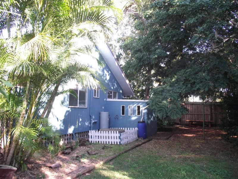 14 Emily Crescent, Macleay Island QLD 4184